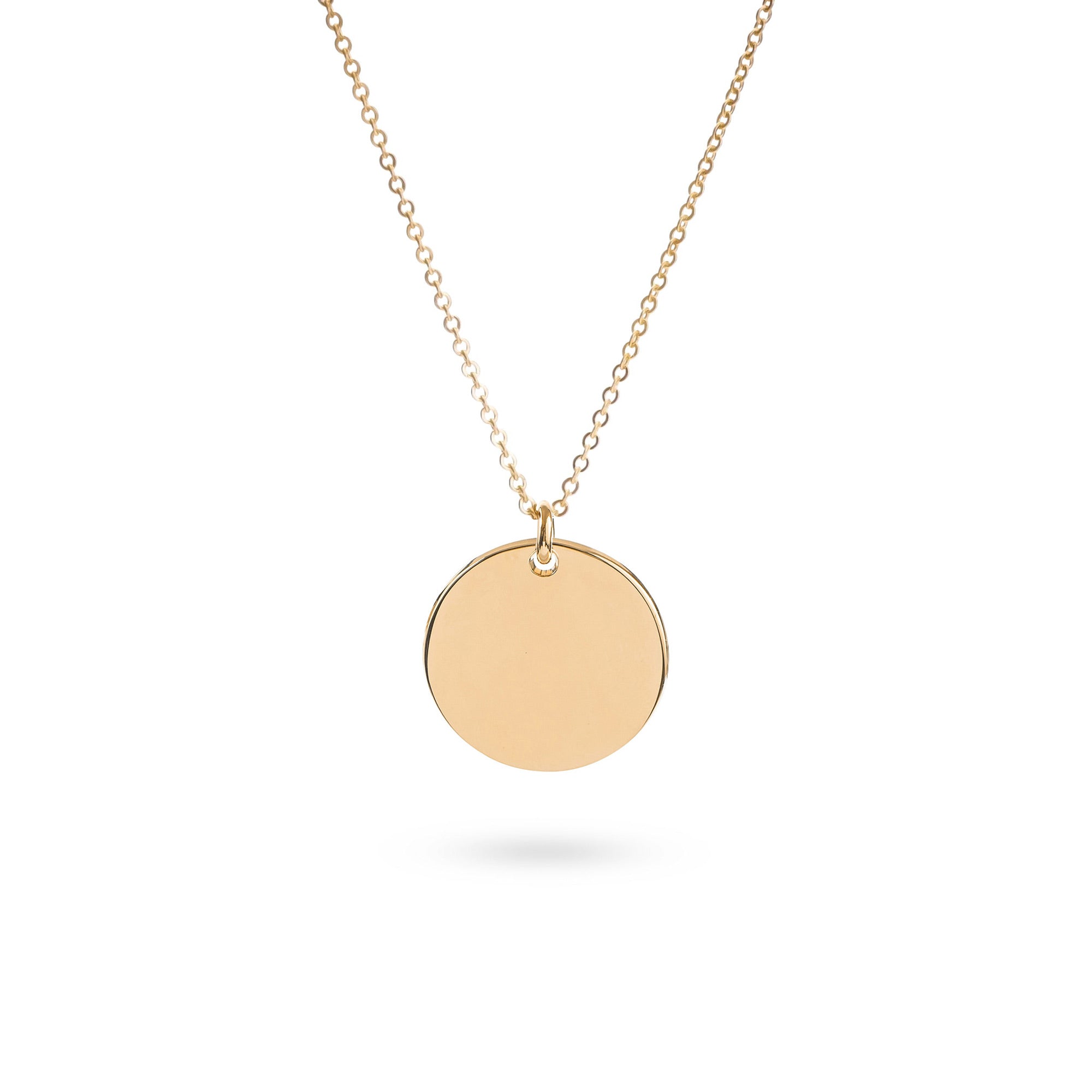 Médaille à graver dorée pour collier personnalisable Alba XL - Bijou sur fond blanc