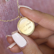 Collier personnalisable doré Médaille pour gravure Louisa L