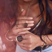 Collier doré personnalisable pour gravure NESSIE - Bijou porté