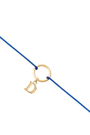 Bracelet cordon personnalisable doré initiales et charms Delya bleu - Bijou sur fond blanc