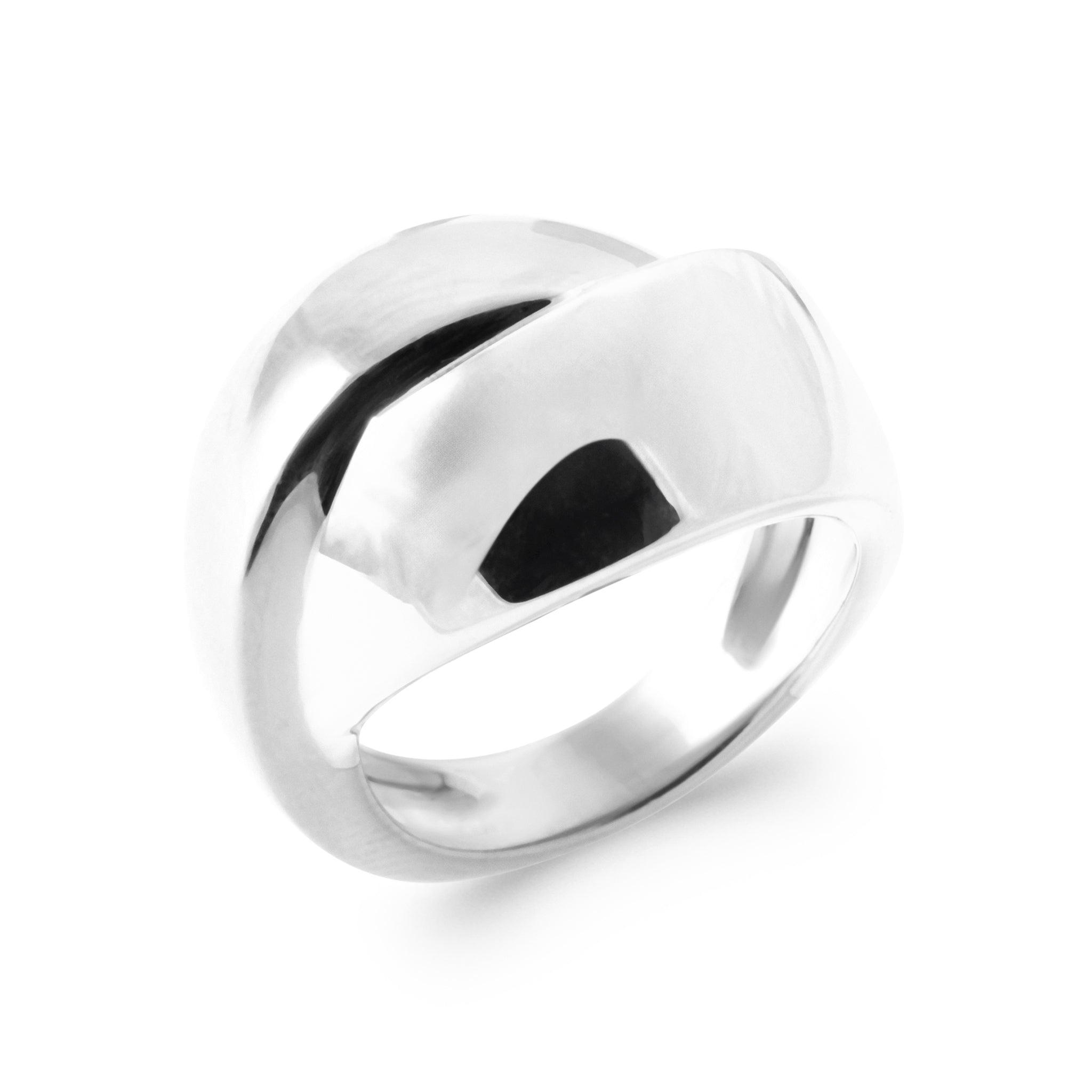 Grosse bague Lee statement en argent - Bijou photographié sur fond blanc 
