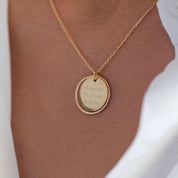 Jade - Collier personnalisable doré médaille pour gravure - Bijou porté