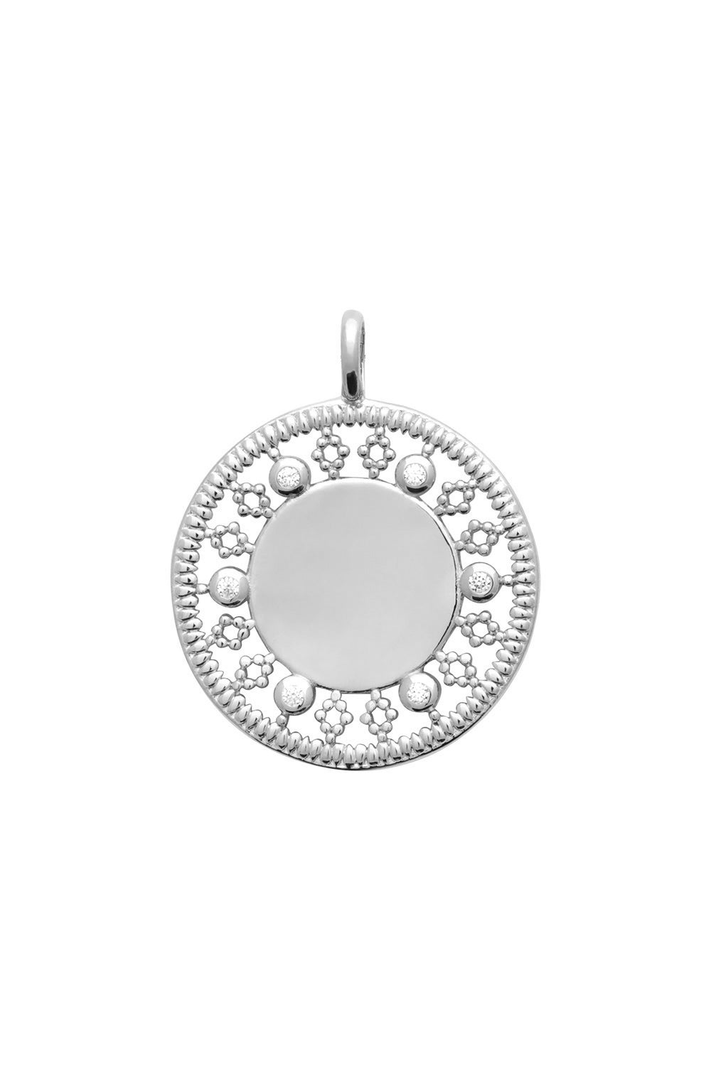 Collier personnalisable Rita en argent avec médaille au contour orné de motifs délicatement ajourés et sertis de zircons - Bijou sur fond blanc