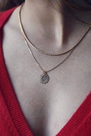 Médaille soleil dorée pour gravure Ness M - Bijou porté