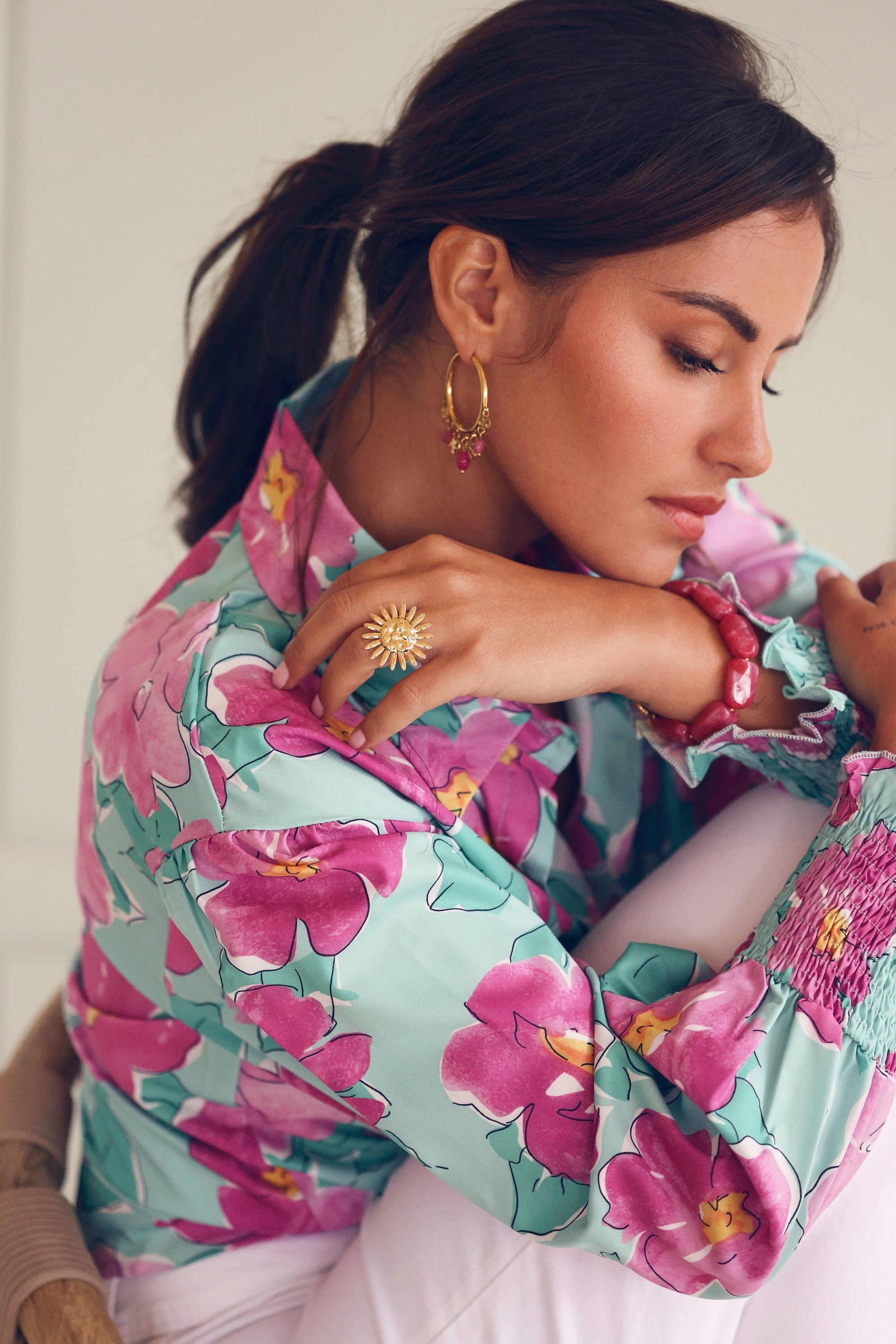 Bague dorée Koby soleil - Bijou porté