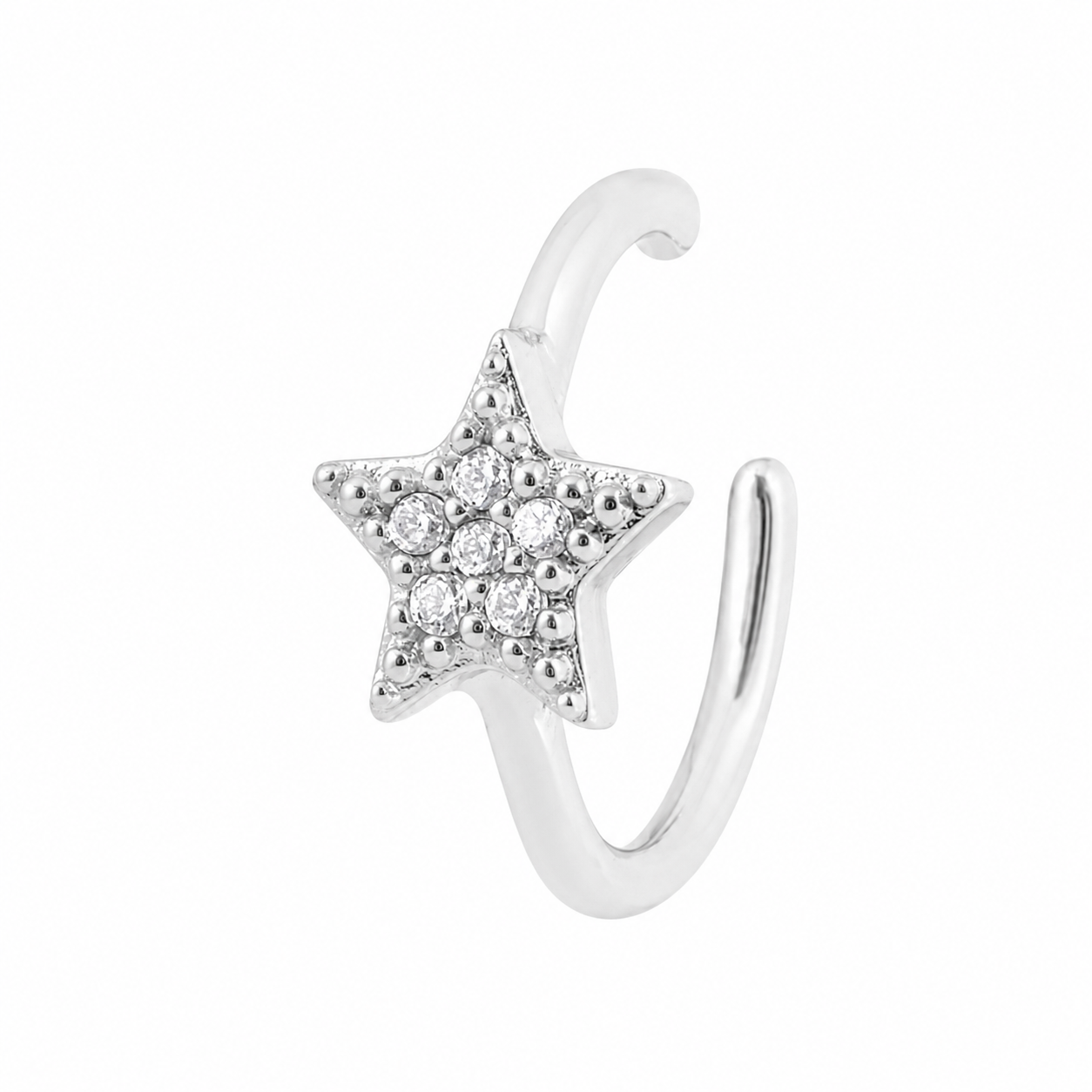 Bague d’oreille Star en argent étoile sertie de zircons - Bijou sur fond blanc