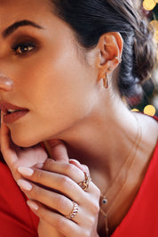 Bague d'oreille dorée Ethan blanc ornée de zircons - Bijou porté