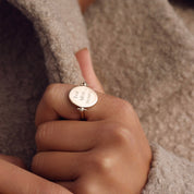 Bague dorée personnalisable pour gravure agate noire Joya - Bijou porté