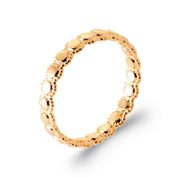 Bague dorée Délia - Bijou photographié sur fond blanc