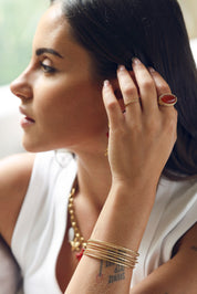 Bague dorée Joah cornaline ajustable ornée d'une pierre ovale - Bijou porté