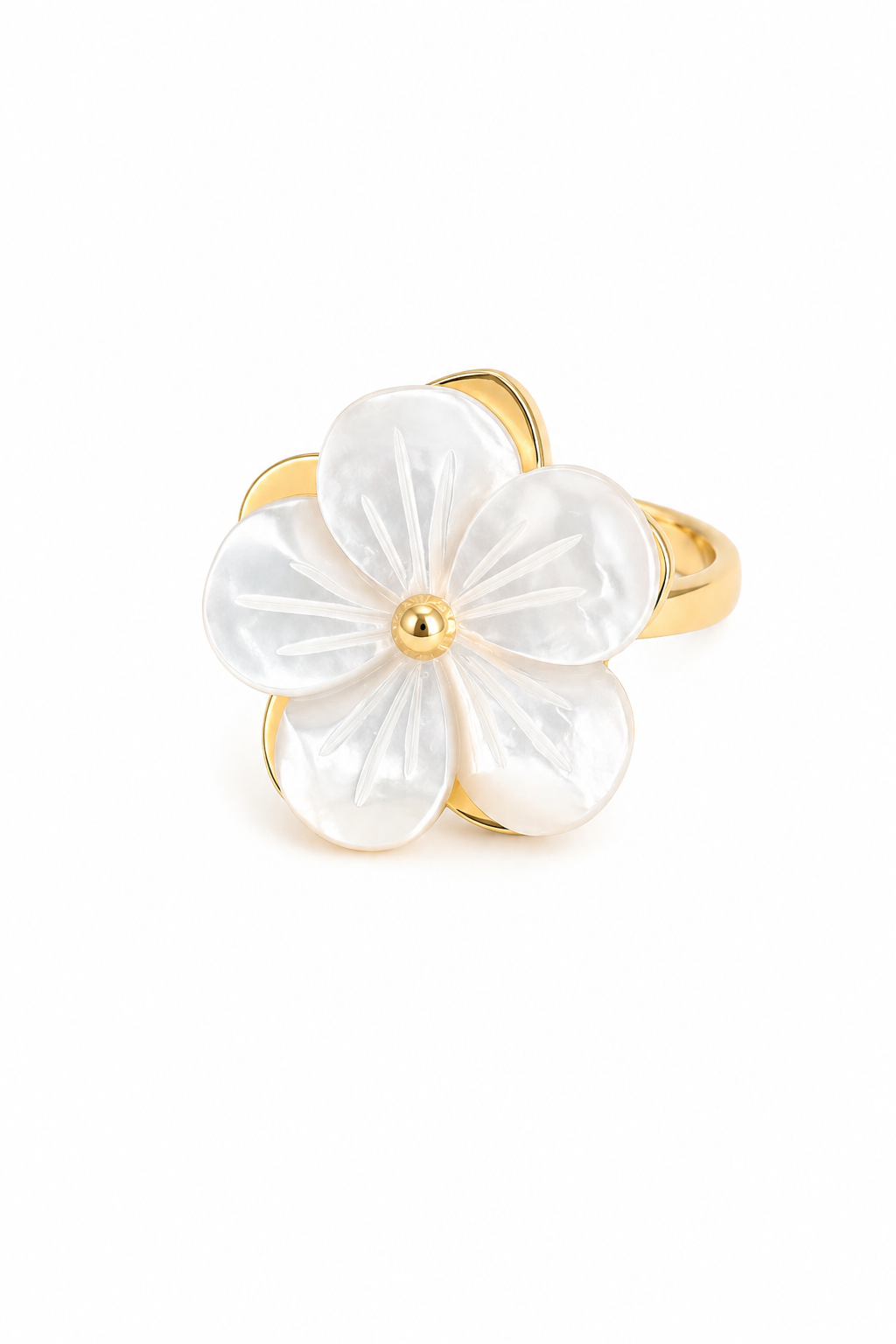 Bague anti-stress dorée Lily ajustable ornée d'une fleur en nacre tournante - Bijou sur fond blanc