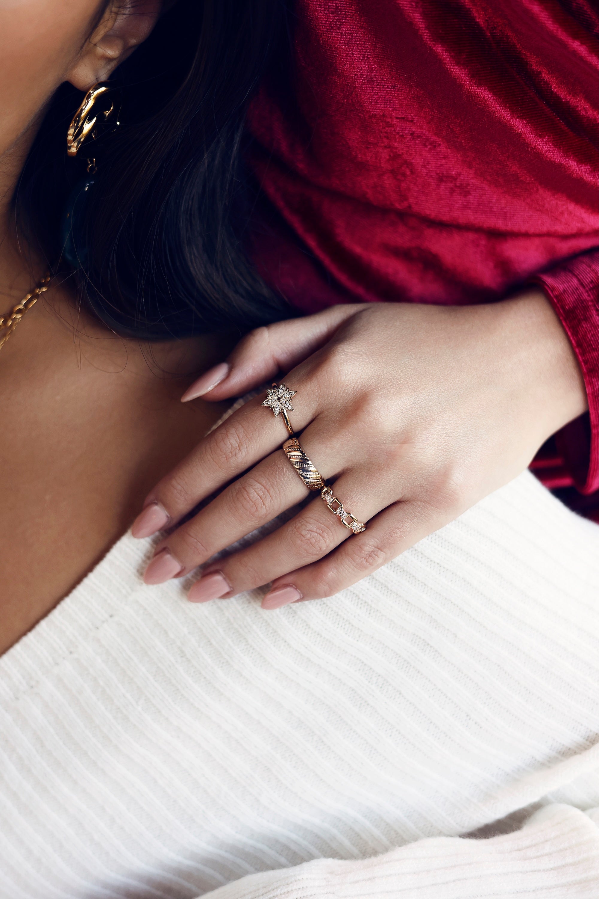 Bague dorée Nya épaisse avec motif torsadé - Bijou porté