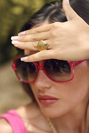 Bague dorée Shell ajustable ornée d'un coquillage - Bijou porté