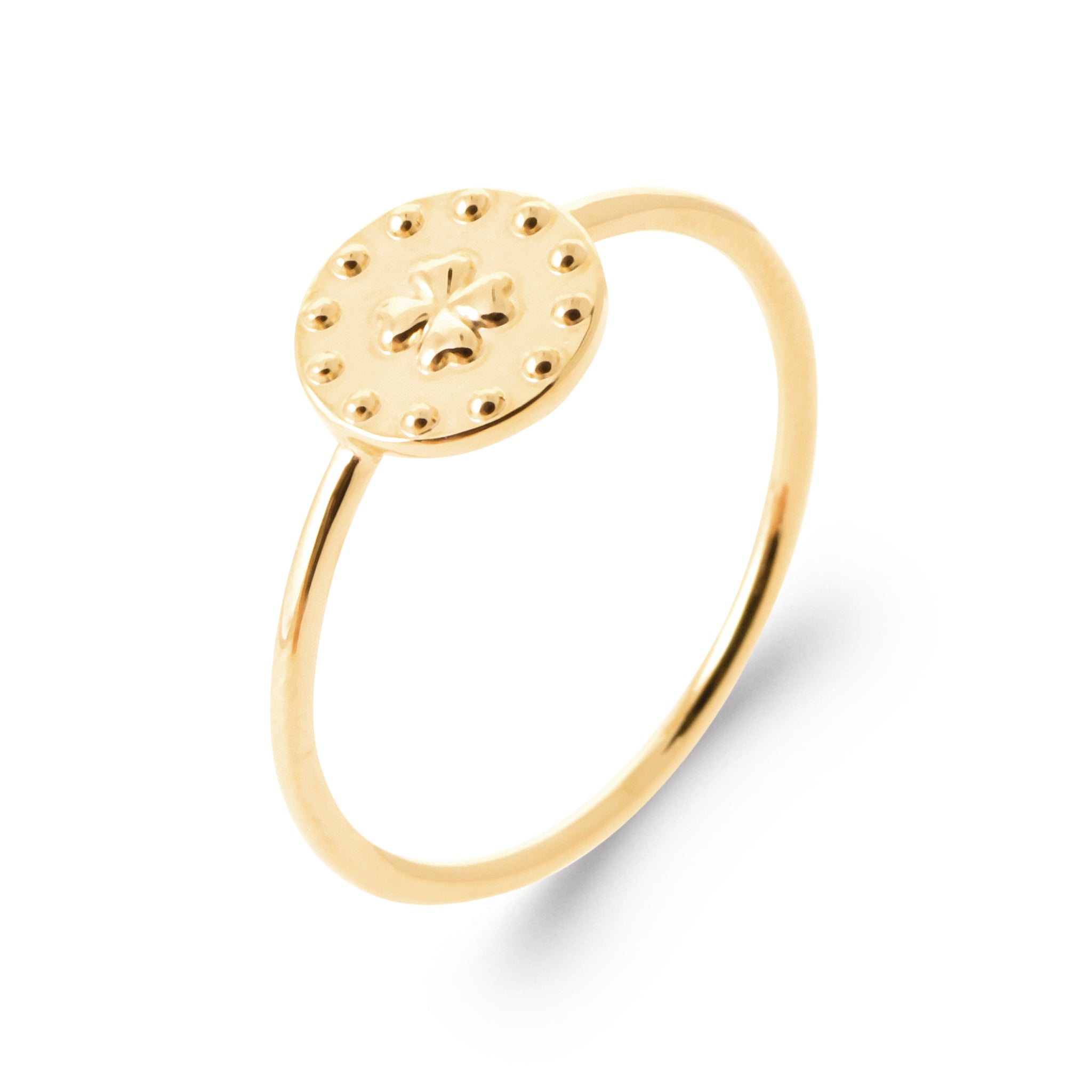 Bague dorée Avana trèfle - Bijou photographié sur fond blanc
