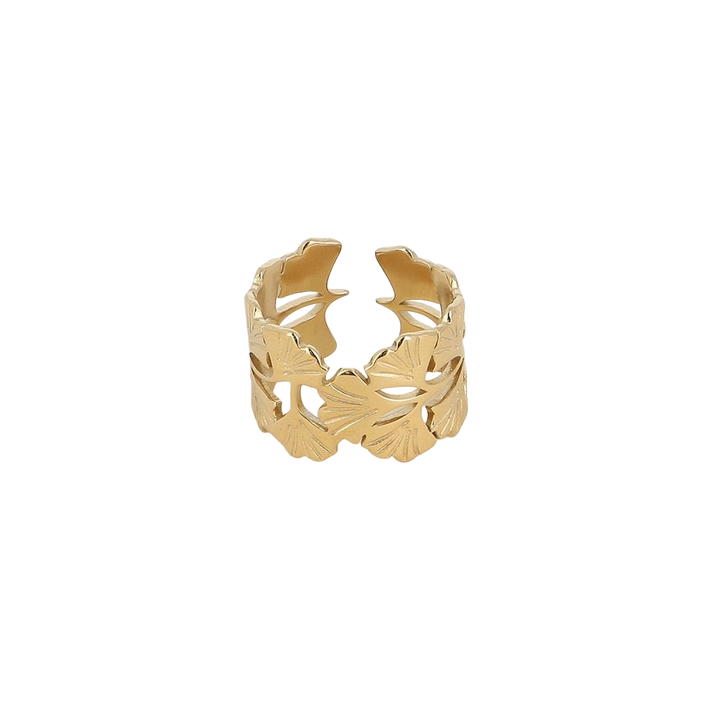 Bague dorée Felicie épaisse ajustable ornée de feuilles de ginkgo - Bijou sur fond blanc