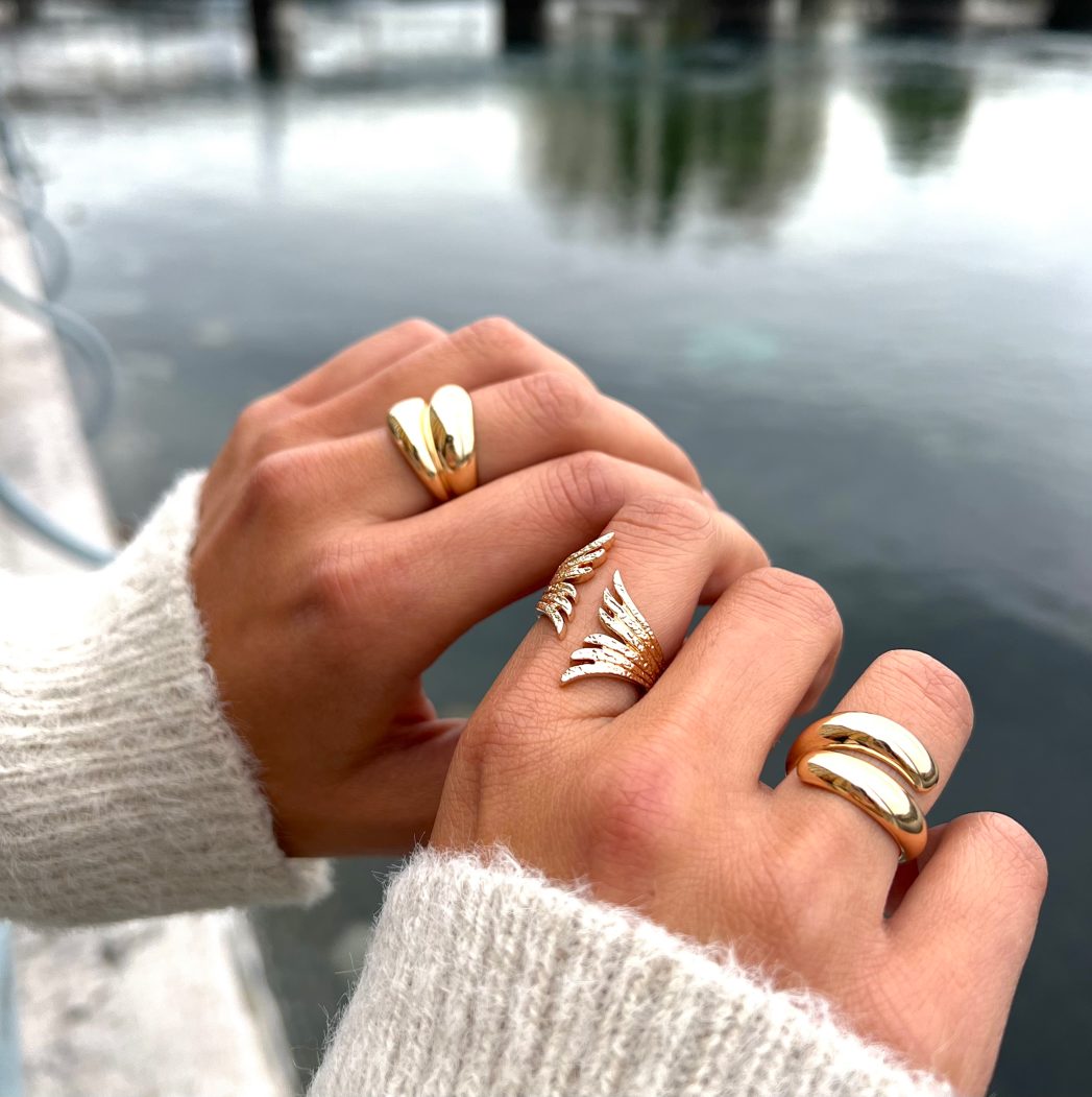 Bague dorée Inès - Bijou porté