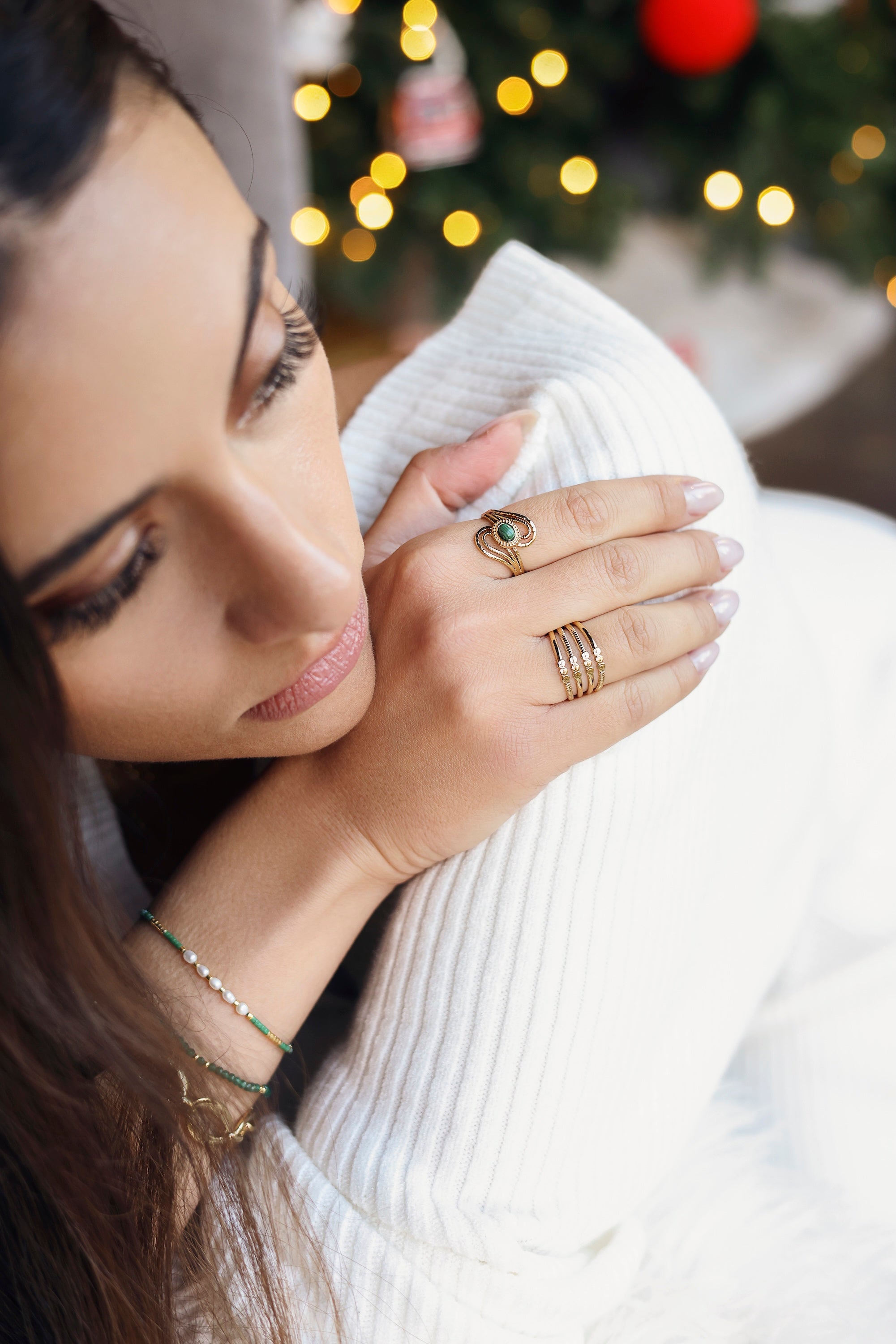 Bague ajustable dorée Izel malachite ornée d'une pierre naturelle - Bijou porté