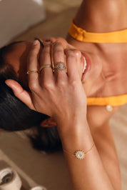 Bague dorée Marina - Bijou porté