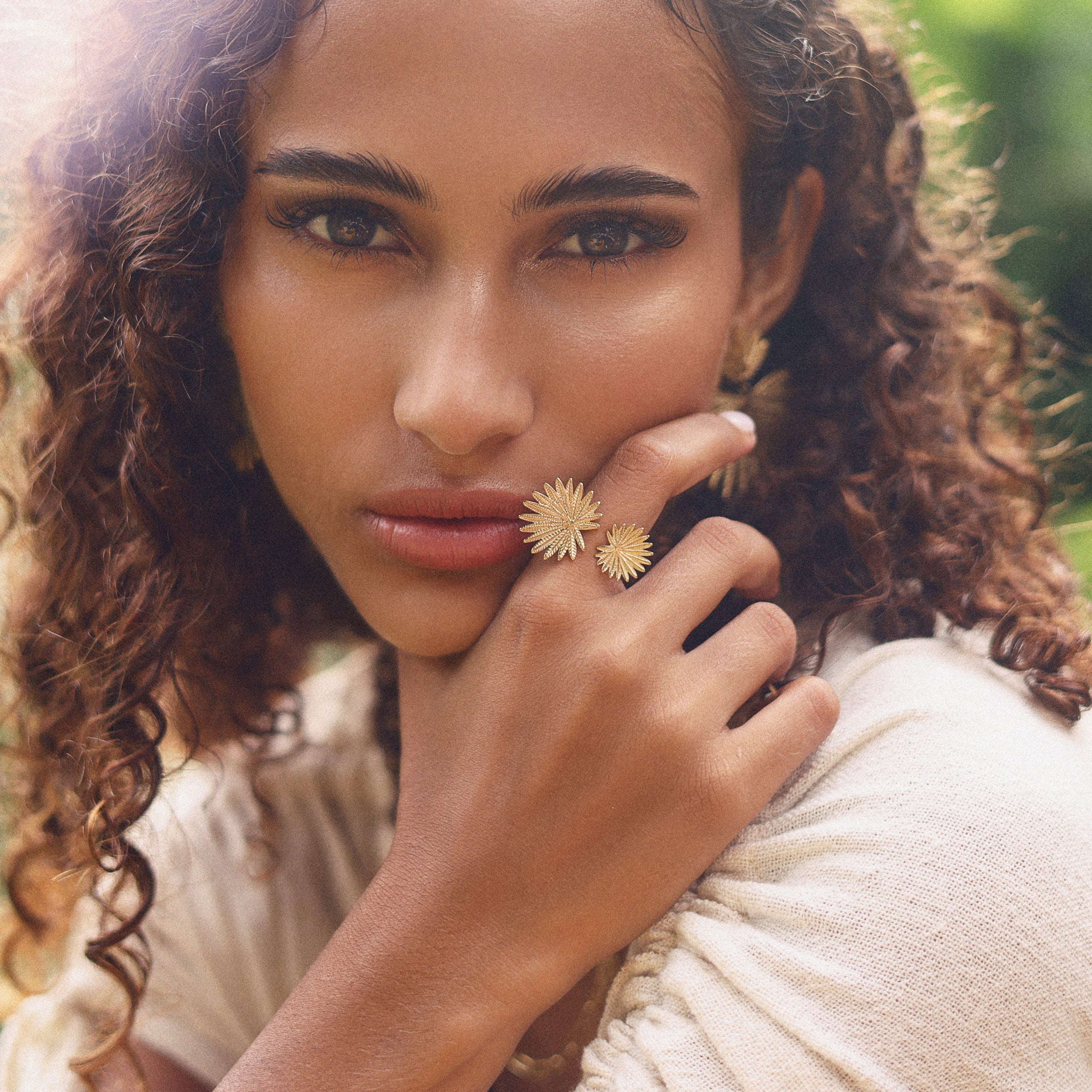 Bague dorée feuilles Marylou - Bijou porté