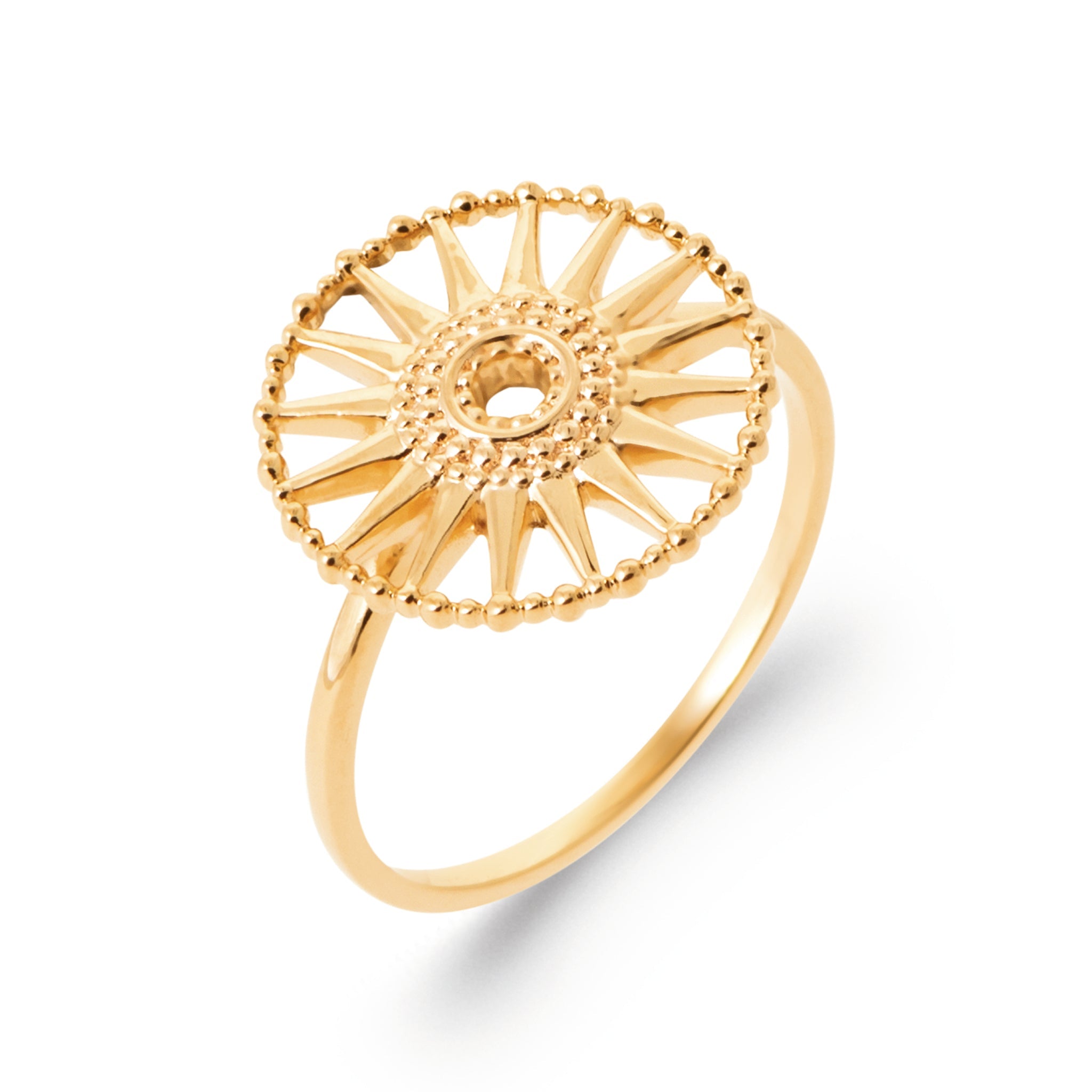Bague dorée soleil Soledad - Bijou photographié sur fond blanc