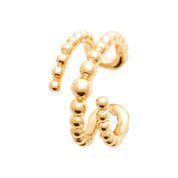 Bague d'oreille dorée Yasmine effet triple perlée - Bijou sur fond blanc