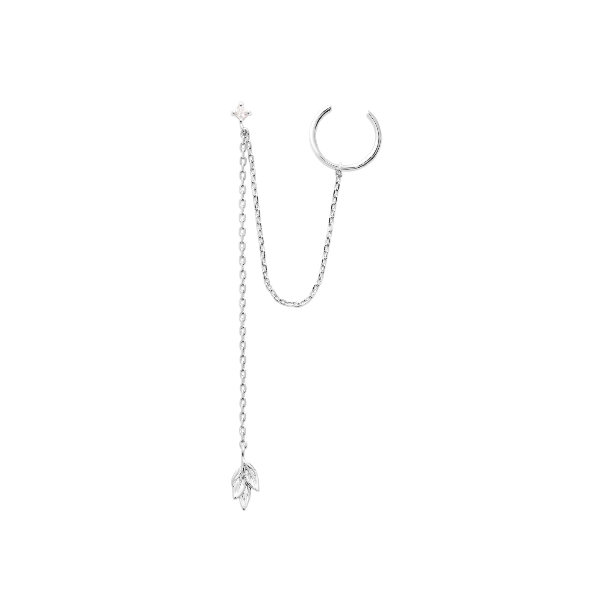 Boucle d'oreille Jang à l'unité en argent puce ornée d'un zircon avec chaîne pendante feuille et bague d'oreille - Bijou sur fond blanc