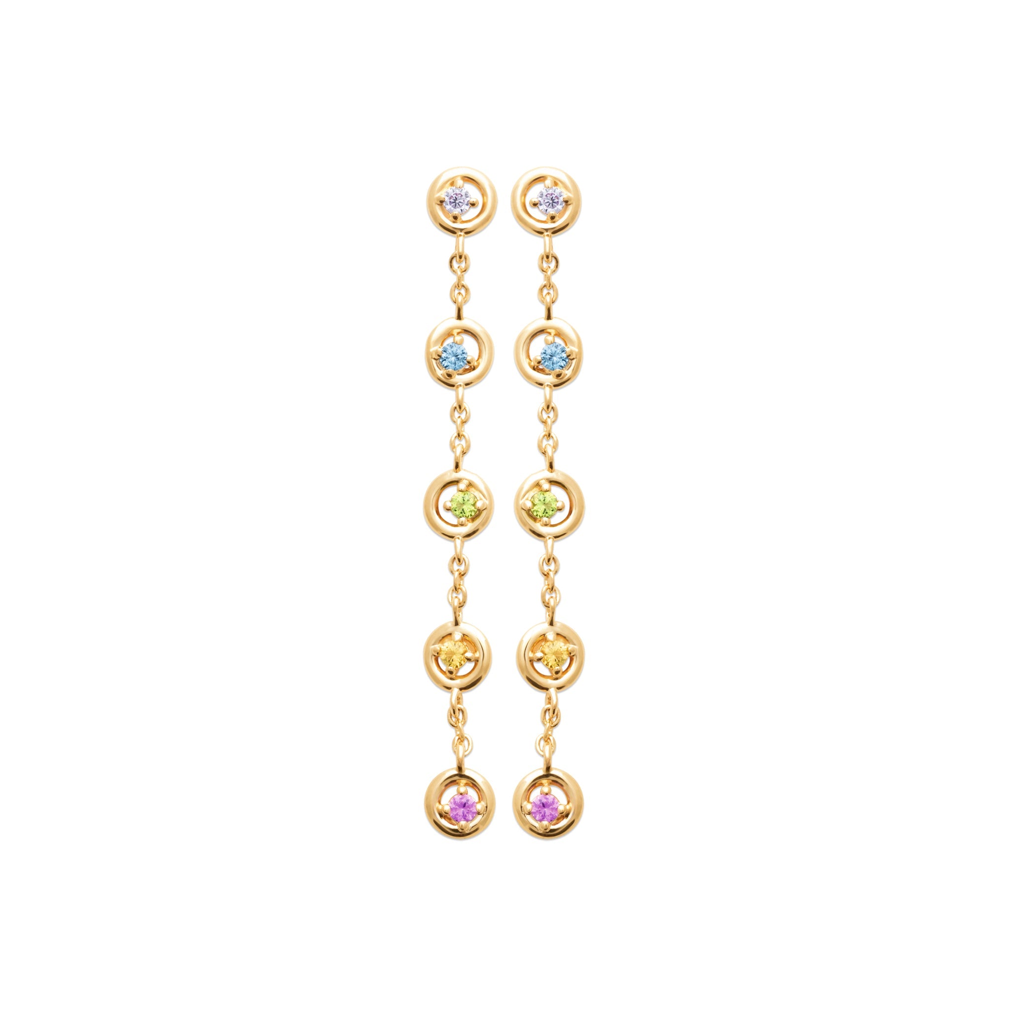boucles d'oreilles pendantes dorées Rosie - Bijou photographié sur fond blanc