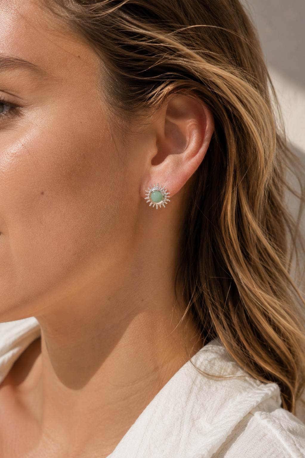 Boucles d'oreilles puces Buffy aventurine argent soleil avec pierre aventurine - Bijou porté