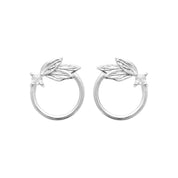 Boucles puces en argent Jang anneau orné d'une feuille et d'un zircon - Bijou sur fond blanc