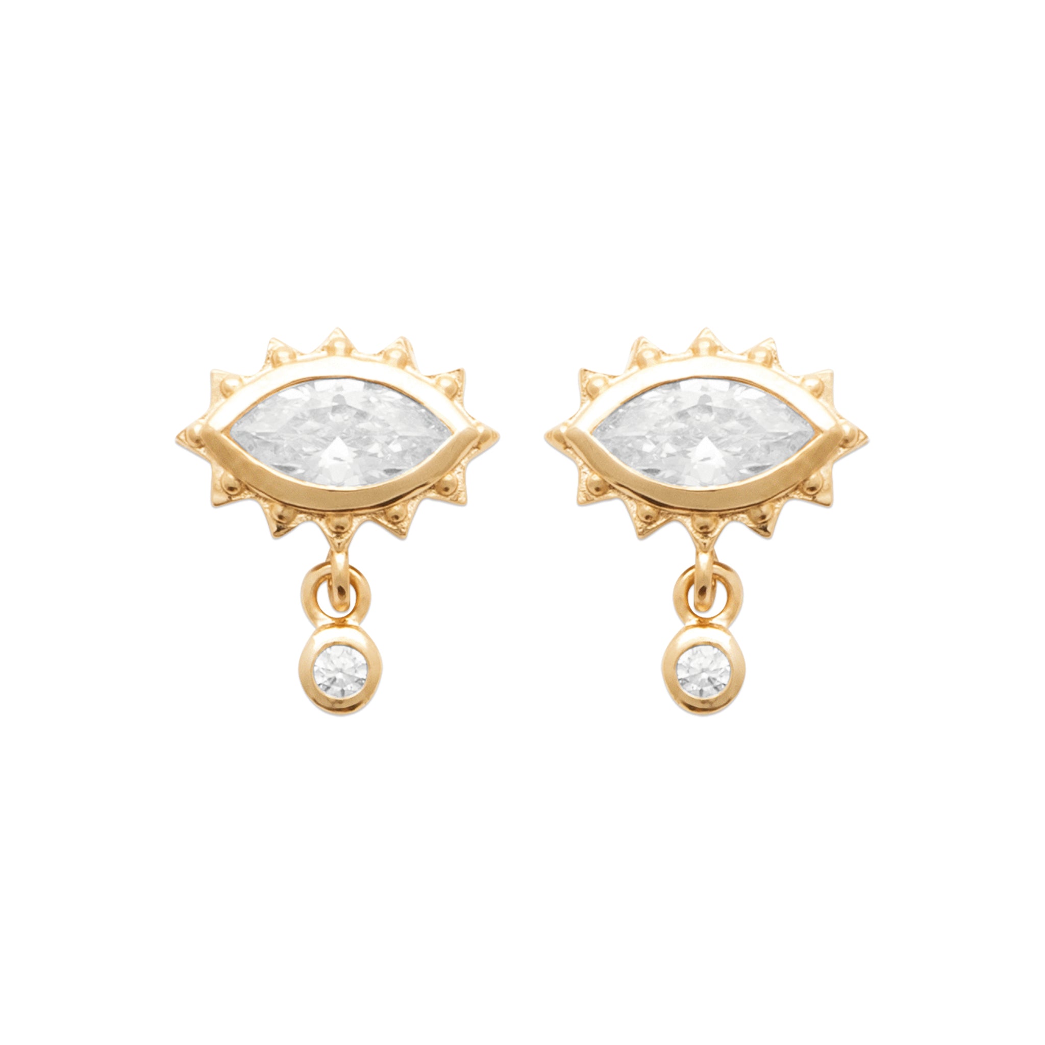Boucles d'oreilles puces dorées Camille oeil avec pendentif zircon blanc - Bijou photographié sur fond blanc