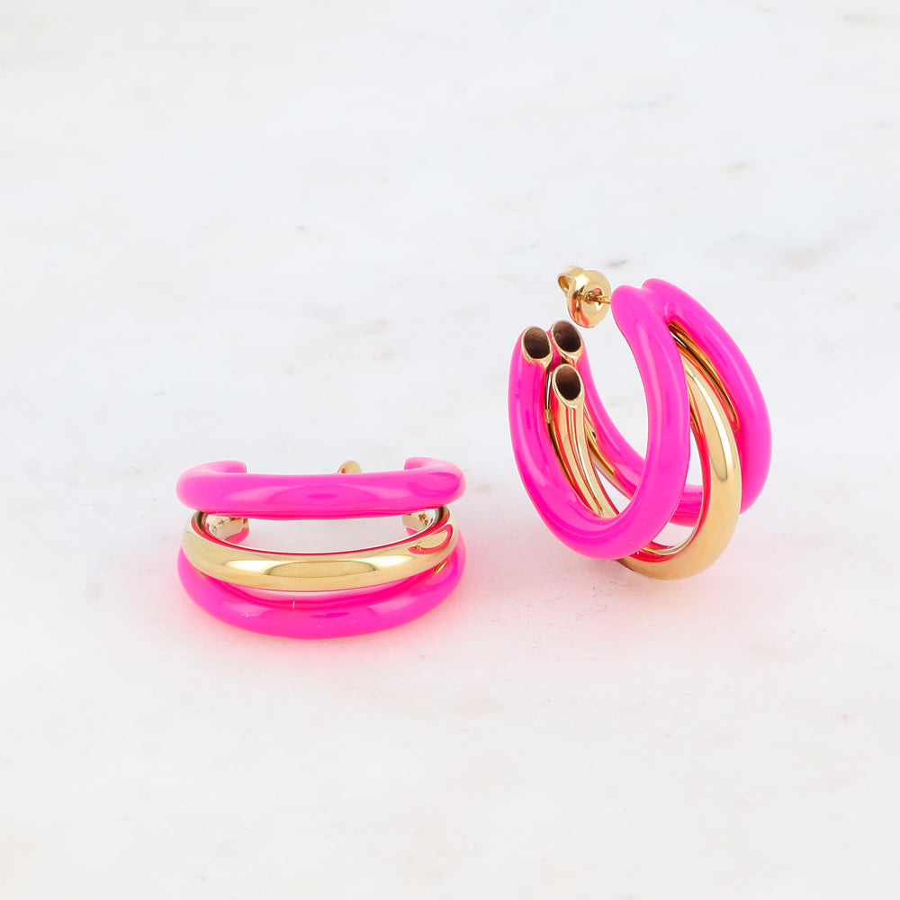 Boucles d'oreilles Katiana L dorées  et rose effet triple créoles - Bijou photographié sur fond blanc