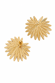 Boucles d’oreilles dorées Marylou motif feuilles texturées - Bijou sur fond blanc