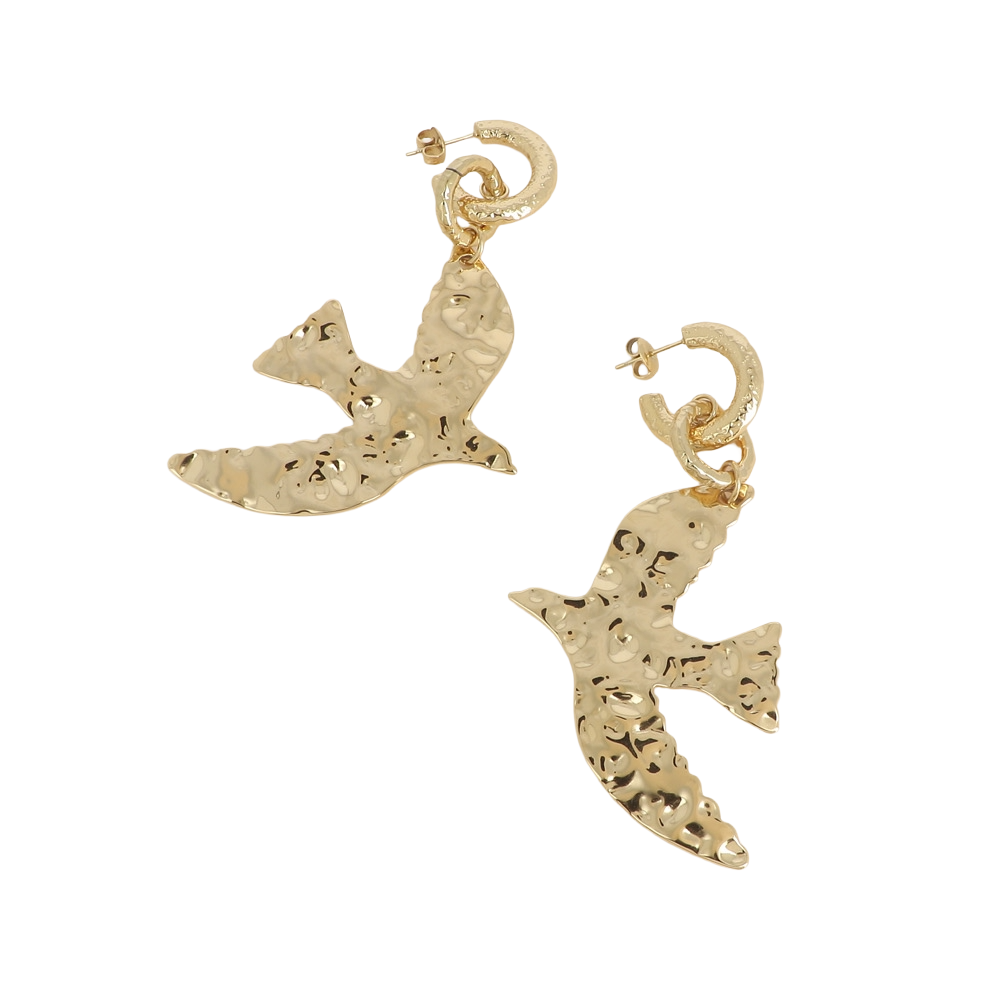 Boucles d'oreilles mini créoles dorées Xiana avec pendentif oiseau - Bijou sur fond blanc