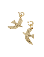 Boucles d'oreilles mini créoles dorées Xiana avec pendentif oiseau - Bijou sur fond blanc