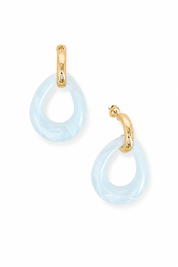 Boucles d'oreilles dorées pendantes Bora Bleu en acétate - Bijou sur fond blanc