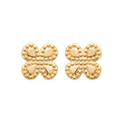 Boucles d'oreilles puces dorées trèfles Mia - Bijou photographié sur fond blanc