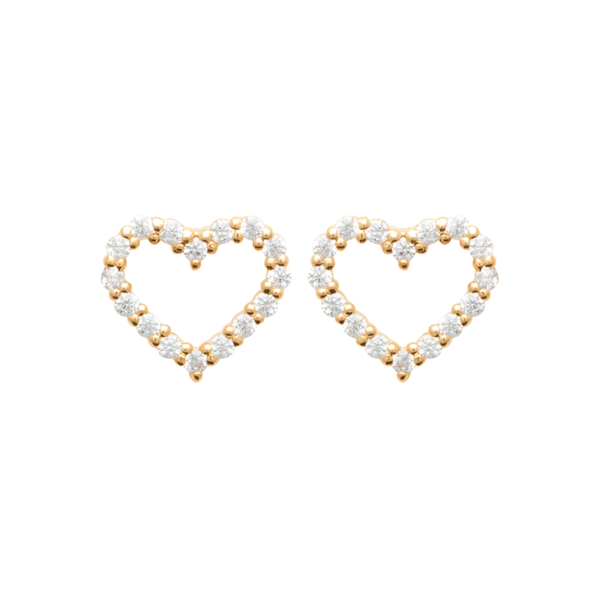 Boucles d'oreilles puces Alyssia dorées en forme de cœur ajouré ornées de zircons - Bijou photographié sur fond blanc