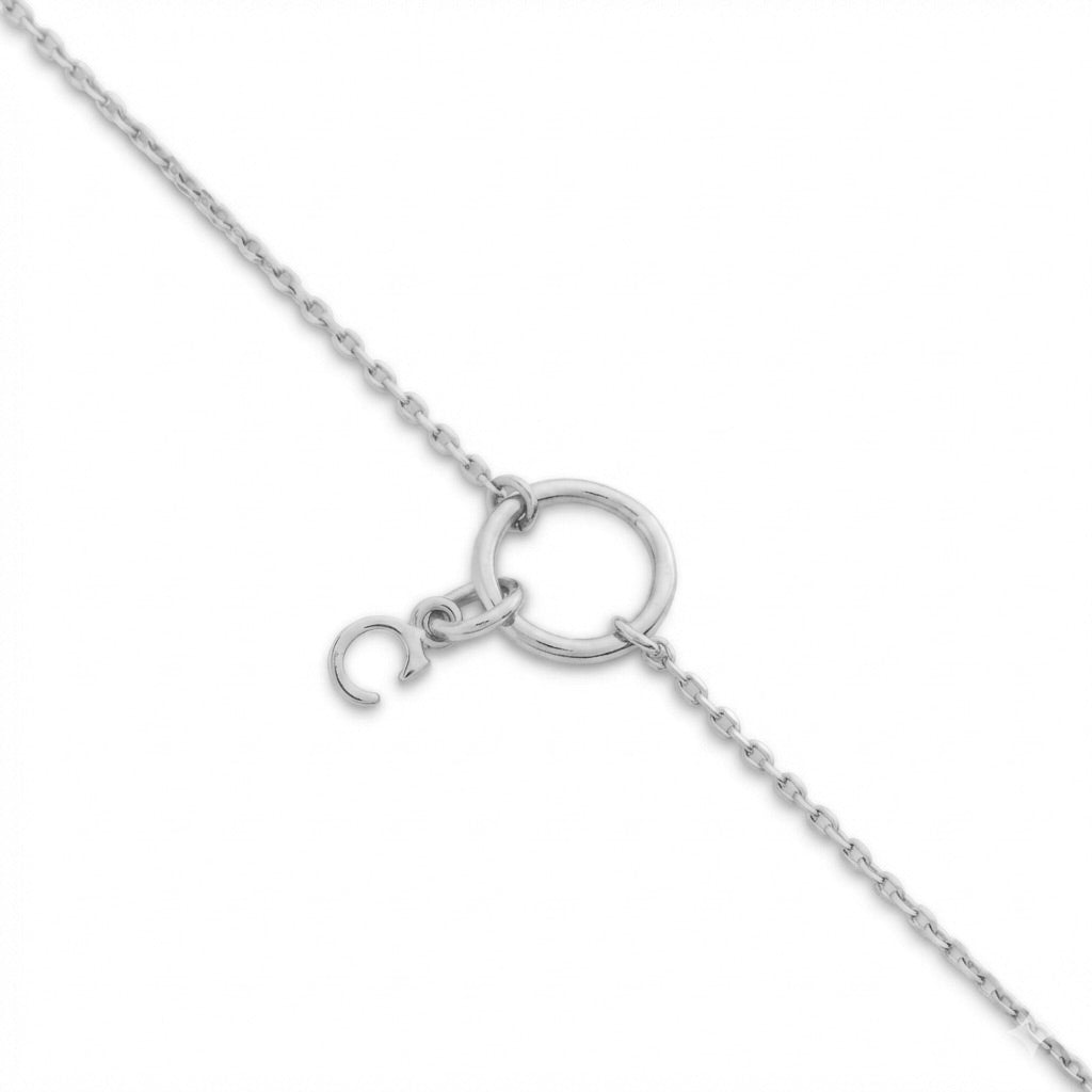 Bracelet personnalisable argent initiales et charms anneau Delya - Bijou sur fond blanc