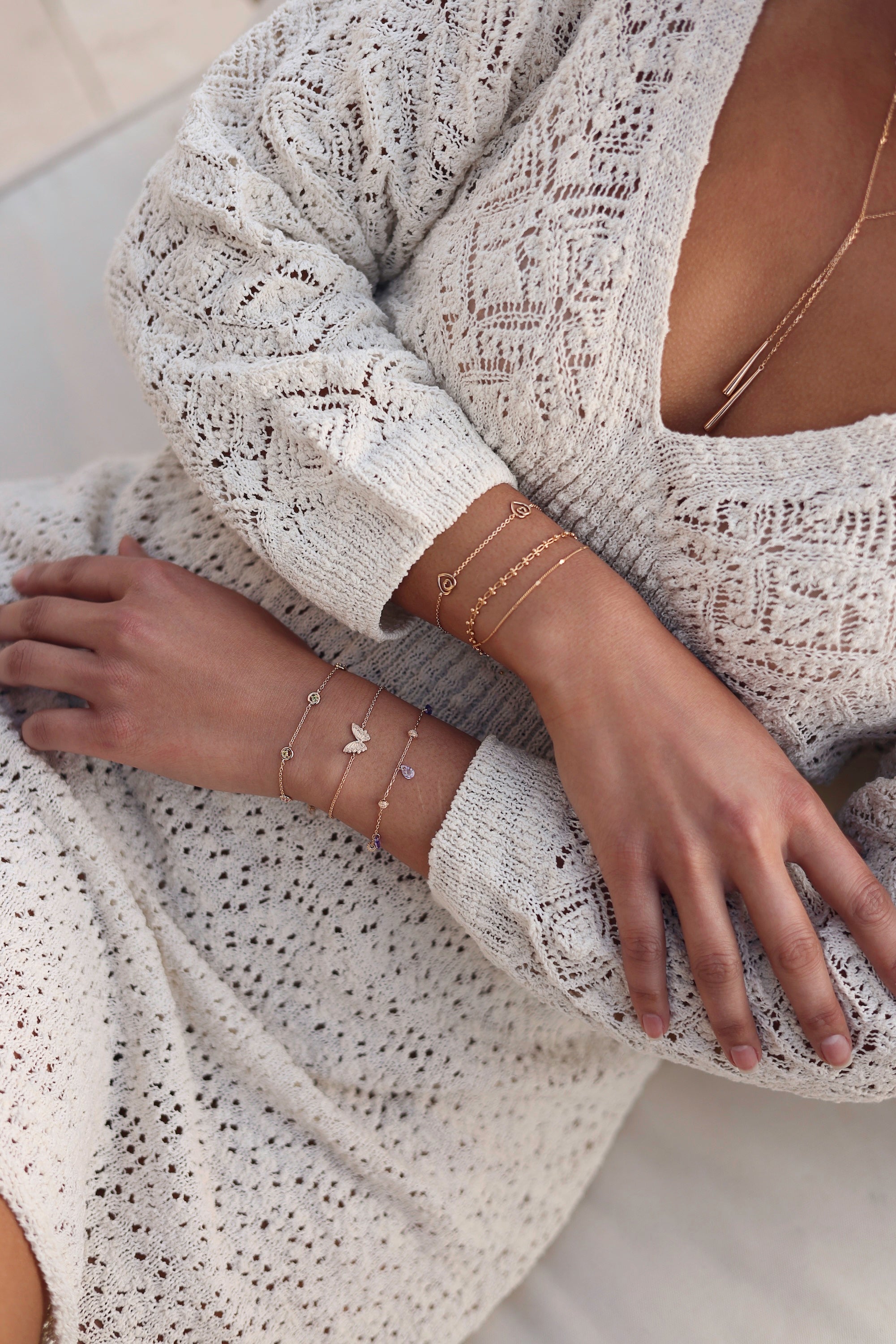 Bracelet doré Alia cœurs - Bijou porté