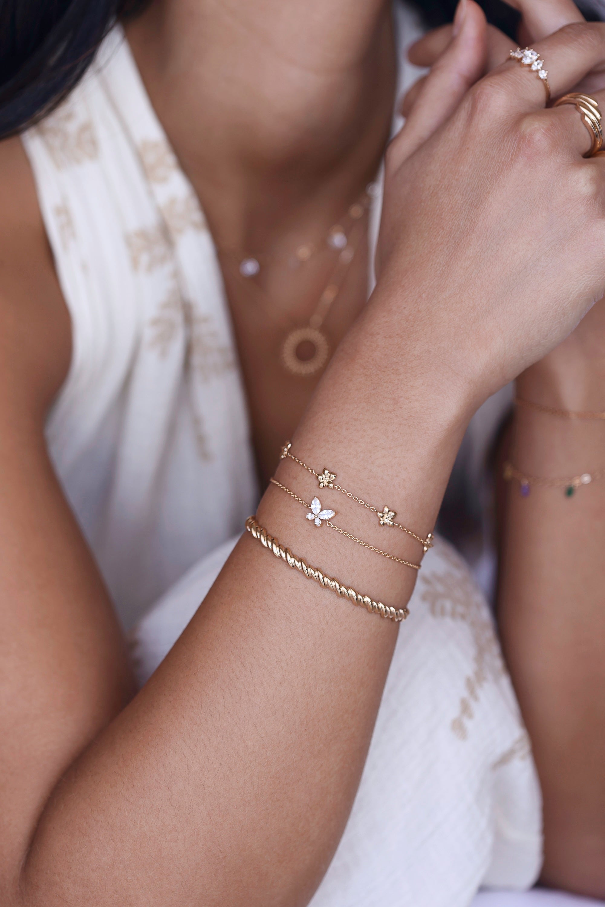 Bracelet doré Lara blanc zircons - Bijou porté
