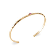 Bracelet jonc doré Rima rose martelé avec zircon - Bijou photographié sur fond blanc
