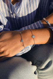  Bracelet argent Céleste pampilles soleil et étoiles avec zircons - Bijou porté