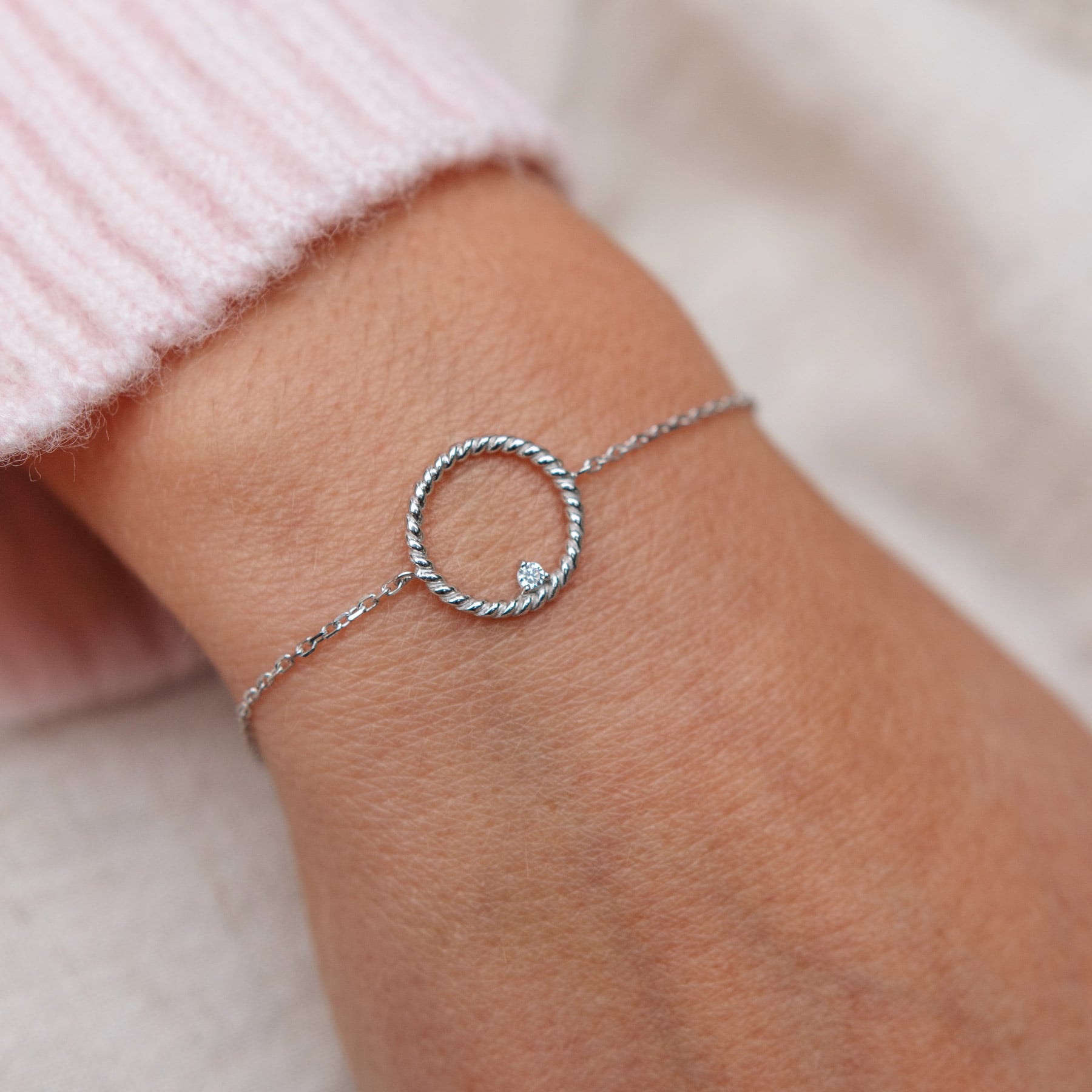 Bracelet en argent Satine anneau torsadé et zircon - Bijou porté