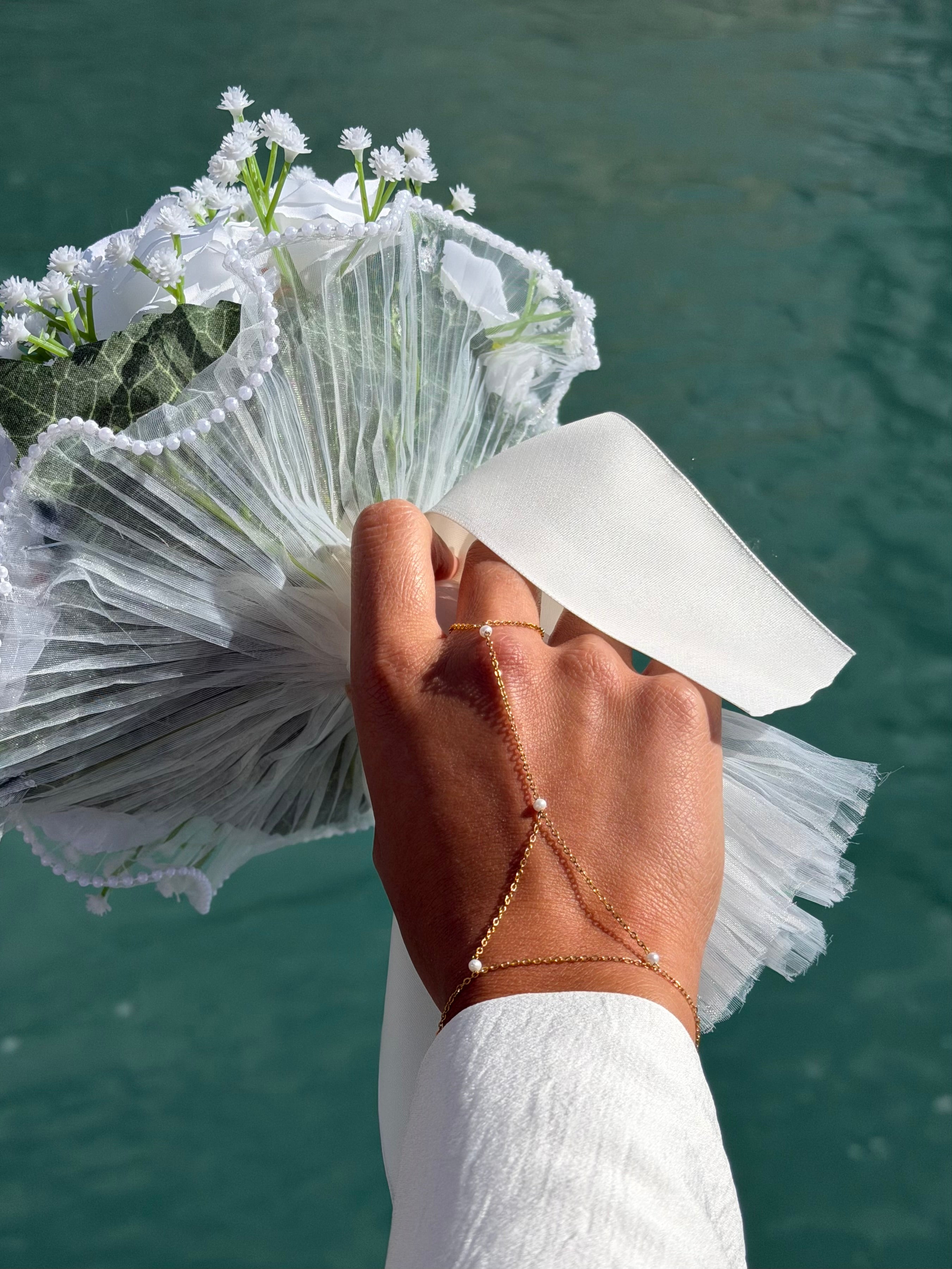 Bracelet de main doré Rachel - Bijou porté
