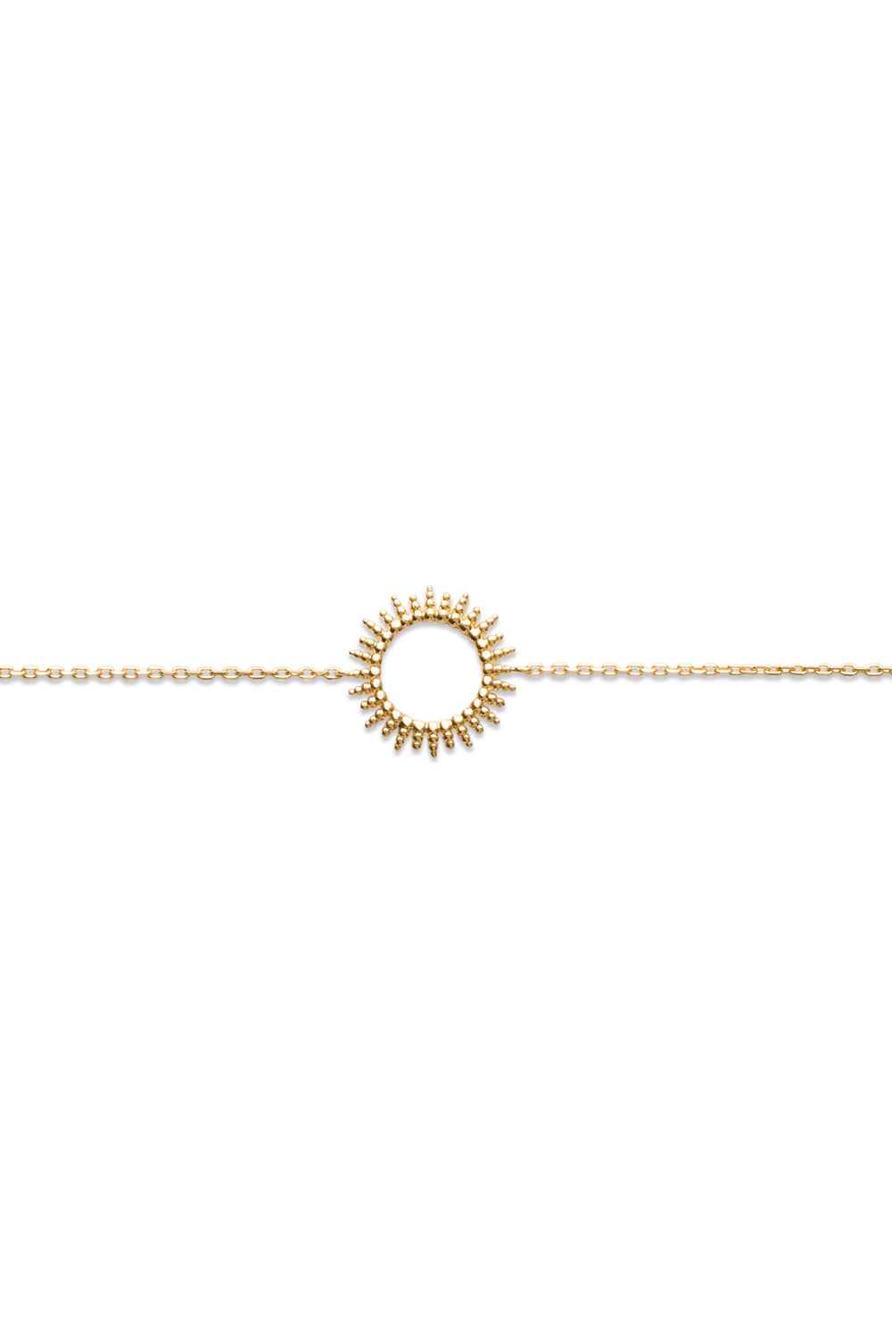 Bracelet doré Adi motif soleil ajouré - Bijou sur fond blanc
