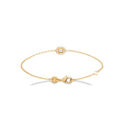 Bracelet doré Hedda blanc avec motif oriental orné de zircons - Bijou photographié sur fond blanc