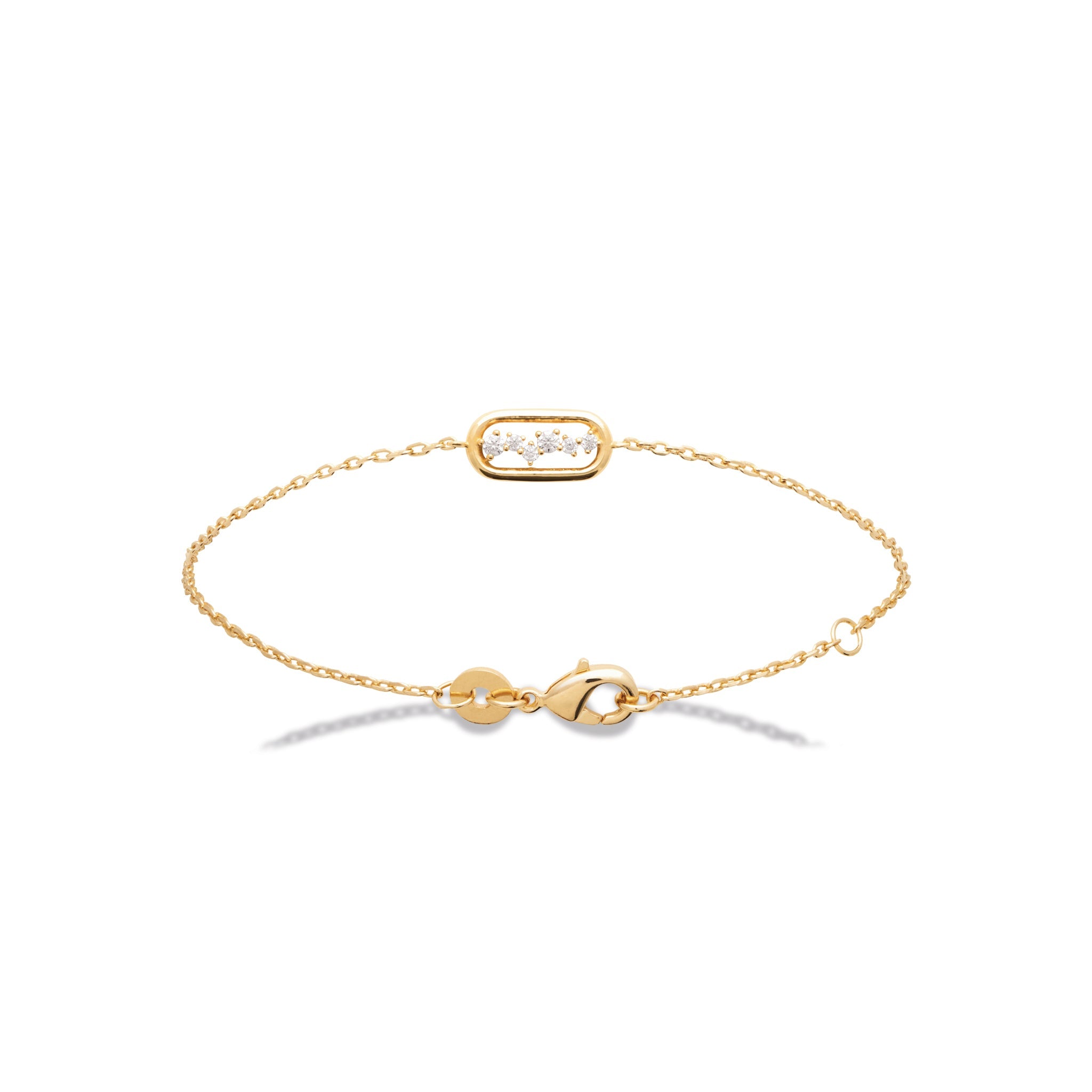 Bracelet doré Penelope à chaîne fine orné d’un anneau rectangulaire serti de zircons - Bijou sur fond blanc