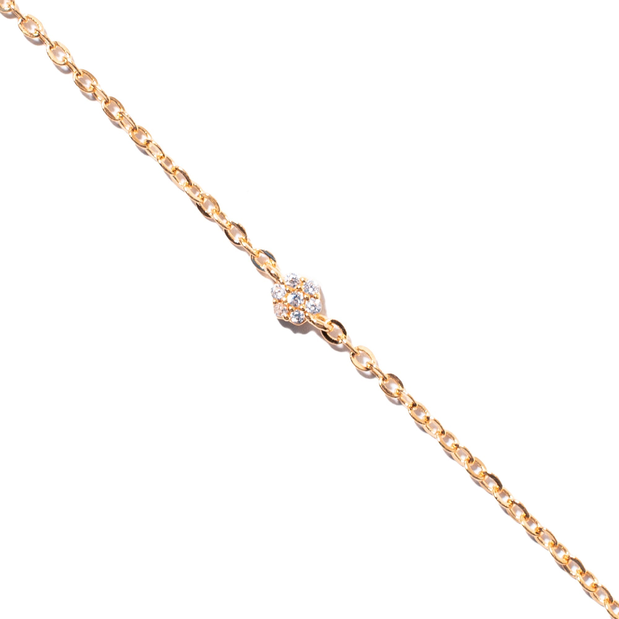 Bracelet doré Jael zircons ajustable - Bijou photographié sur fond blanc