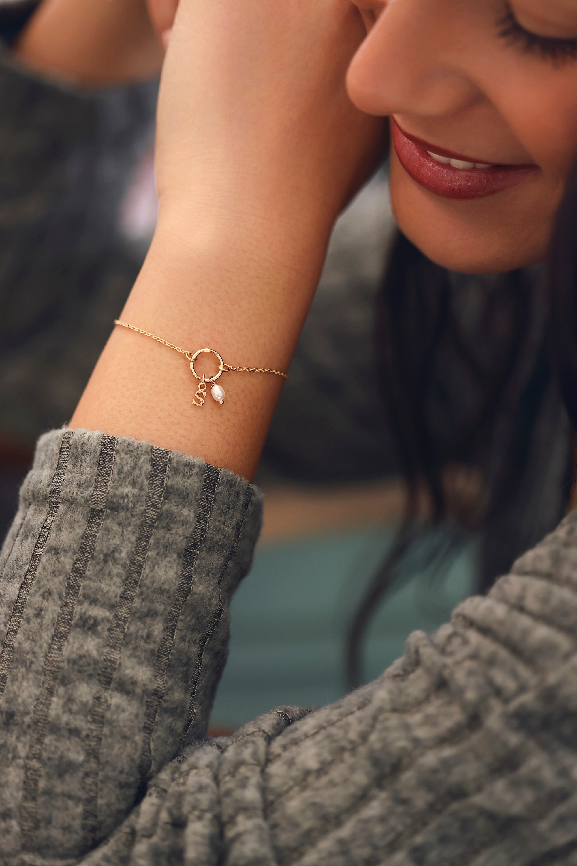 Bracelet personnalisable doré Thelya anneau avec pendentif nacre - Bijou porté