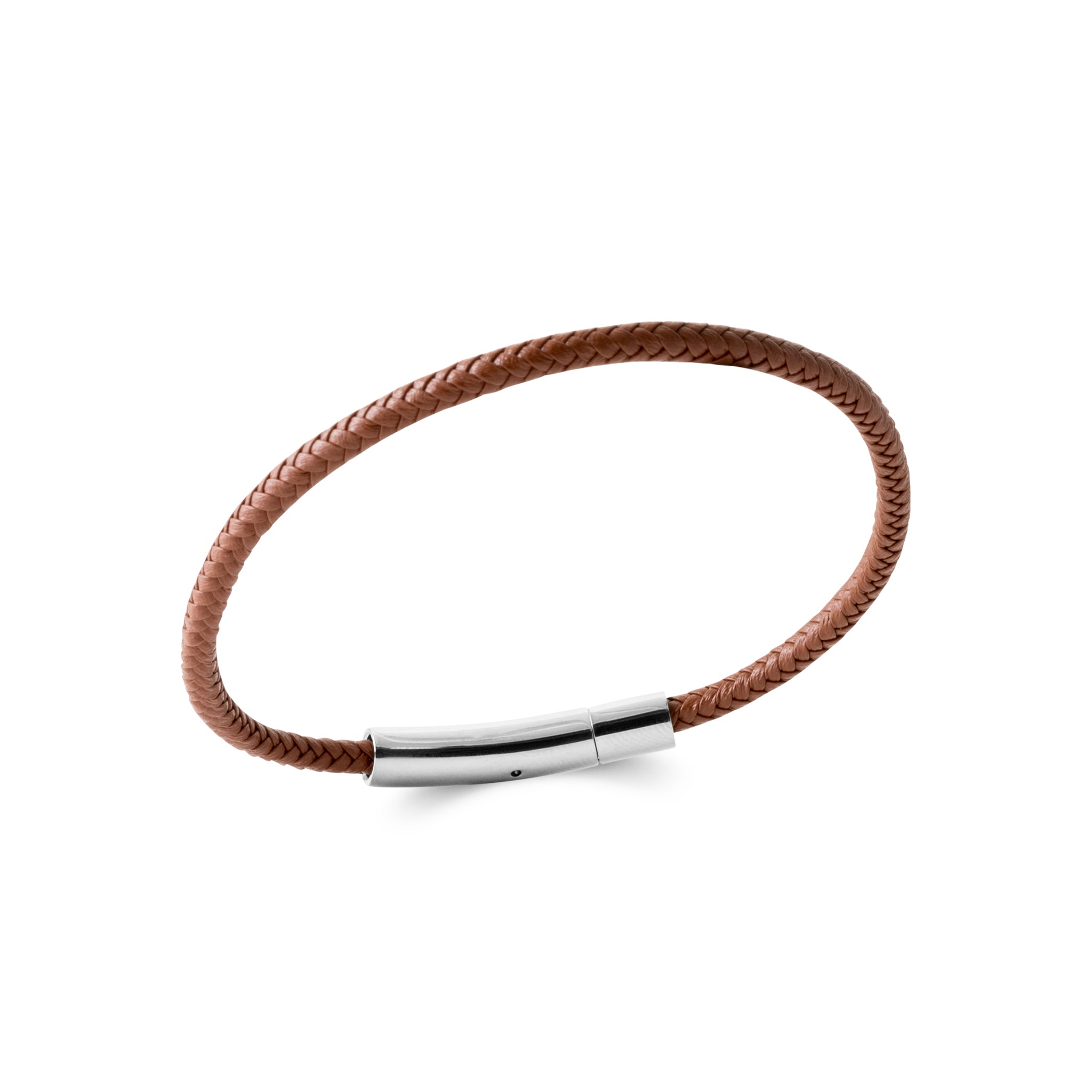 Bracelet pour homme en cuir tressé Mateo - Bijou sur fond blanc